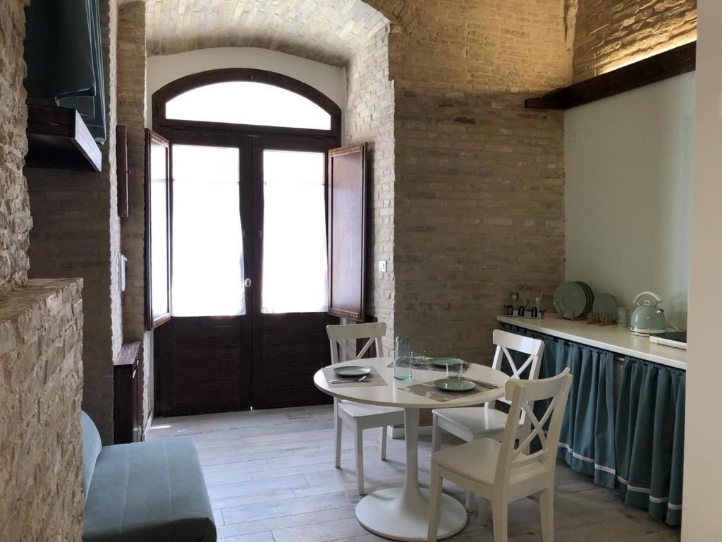 Le Volte Nel Borgo Apartment แตร์โมลิ ภายนอก รูปภาพ